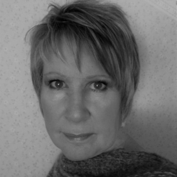 Meet your Posher, Liz - Picture 1 of 1